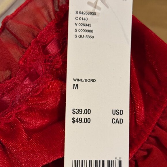 NWT Urban Outfitters Red Velvet Crop Top - Picture 6 of 6